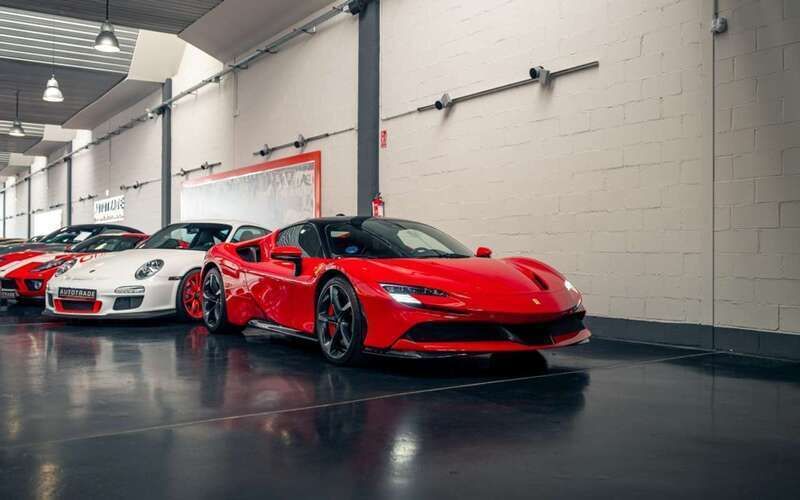 Rojo Usado 2021 Ferrari SF90 Coupe | 459.000 € (Un poco caro) - Imagen 1/4