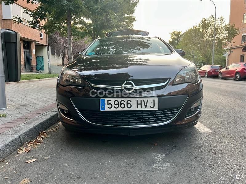 Marrón Usado 2014 Opel Astra Sportive Berlina | 9000 € (Precio justo) - Imagen 1/4