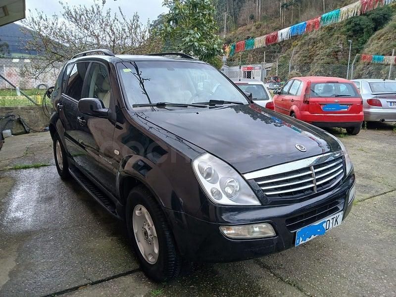 Usado Ssangyong (KGM) Rexton 165 CV (121 kW) 2005 Negro SUV