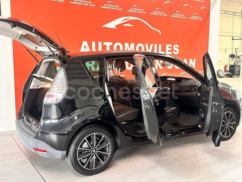 Usado Renault Scénic III Bose Edition 130 CV (95 kW) 2013 Negro Monovolumen