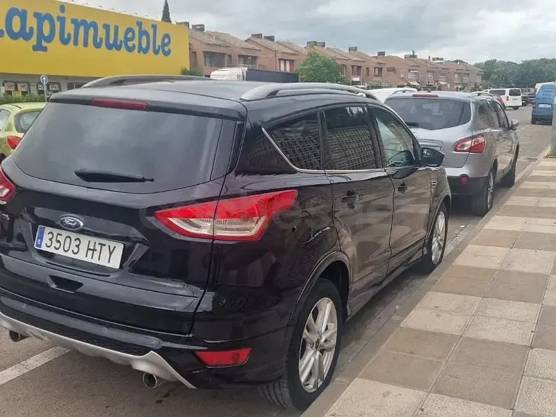 Usado Ford Kuga Titanium S 163 CV (119 kW) 2014 Negro SUV