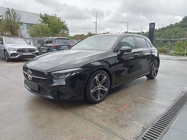 Usado Mercedes A180 136 CV (100 kW) 2024 Negro