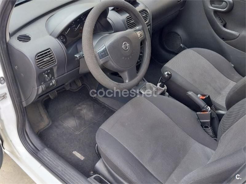 Blanco Usado 2009 Opel Combo Monovolumen | 2950 € - Imagen 1/4