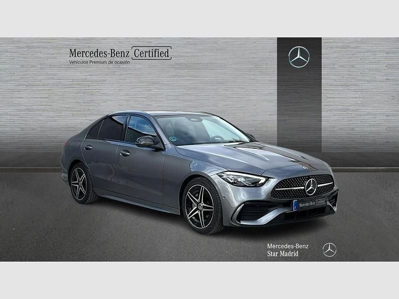 Usado Mercedes C220 AMG line 200 CV (147 kW) 2025 Gris selenita (metalizado) Berlina
