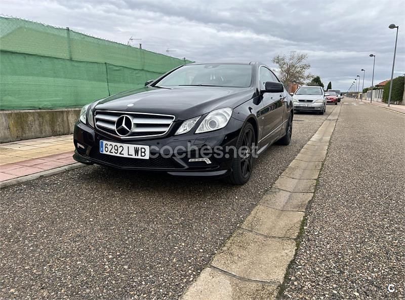 Usado Mercedes E250 204 CV (150 kW) 2011 Negro Coupe