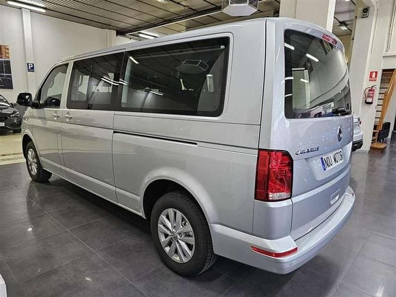 Usado VW Caravelle 150 CV (110 kW) 2024 Plateado Monovolumen