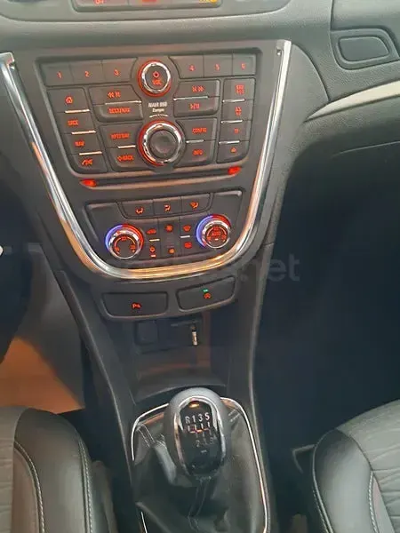 Usado Opel Mokka Selective 140 CV (102 kW) 2016 Azul SUV