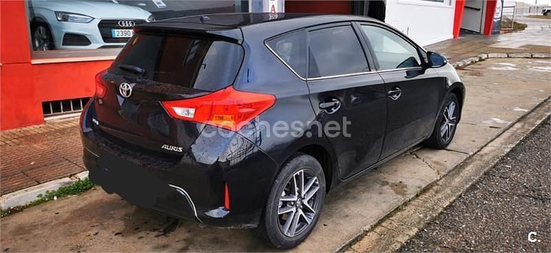 Usado Toyota Auris 90 CV (66 kW) 2015 Negro Berlina