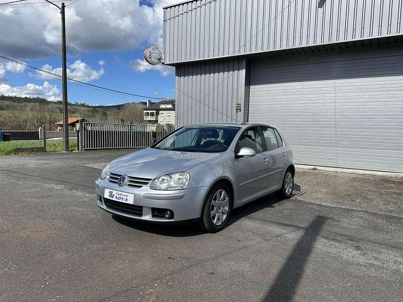 Plateado Usado 2004 VW Golf IV Sportline Utilitario | 6500 € (Caro) - Imagen 1/4
