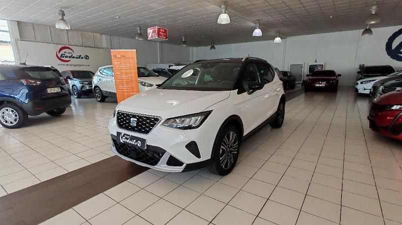 Usado Seat Arona Xperience 115 CV (84 kW) 2025 Blanco SUV