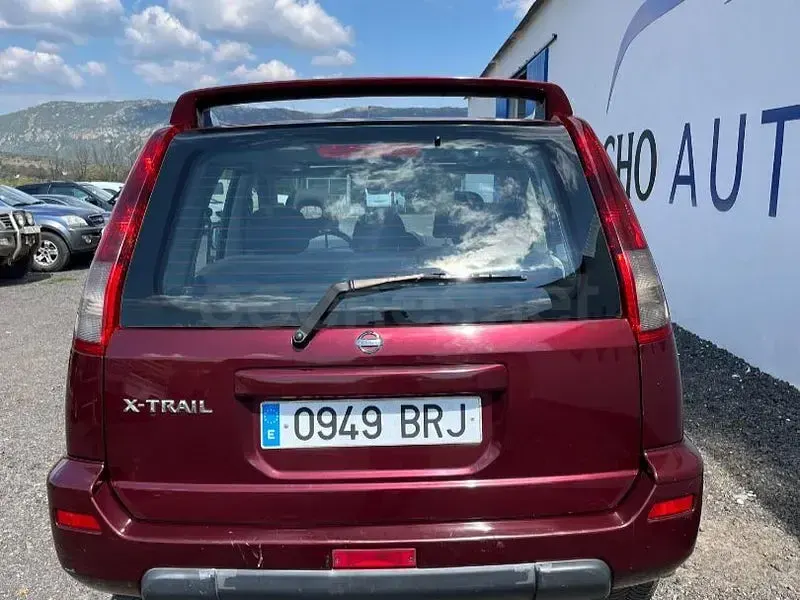 Usado Nissan X-Trail Comfort 114 CV (83 kW) 2001 Granate SUV