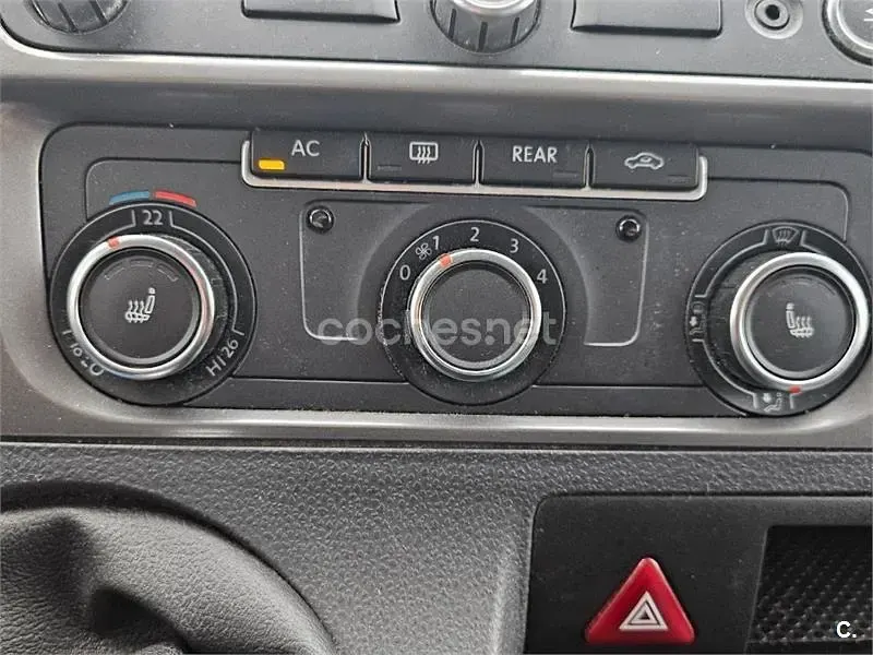 Usado VW Multivan Startline 114 CV (83 kW) 2012 Gris / plata Monovolumen