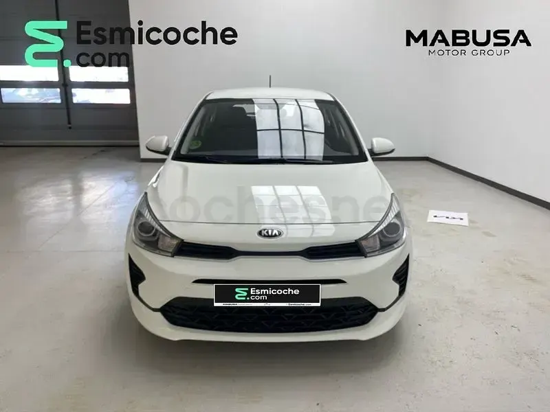 Usado Kia Rio 84 CV (61 kW) 2021 Blanco Berlina