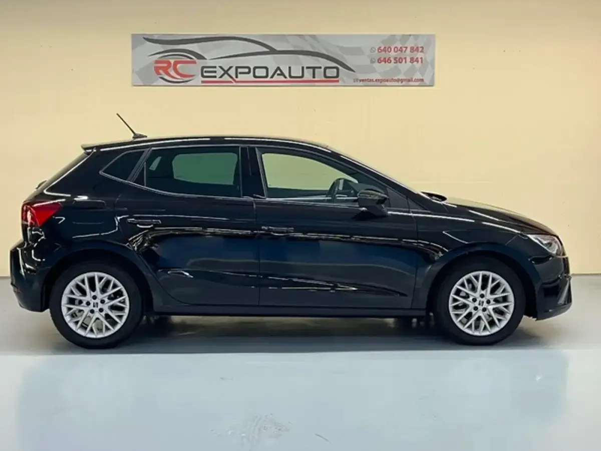 Usado Seat Ibiza FR 110 CV (80 kW) 2022 Negro Berlina