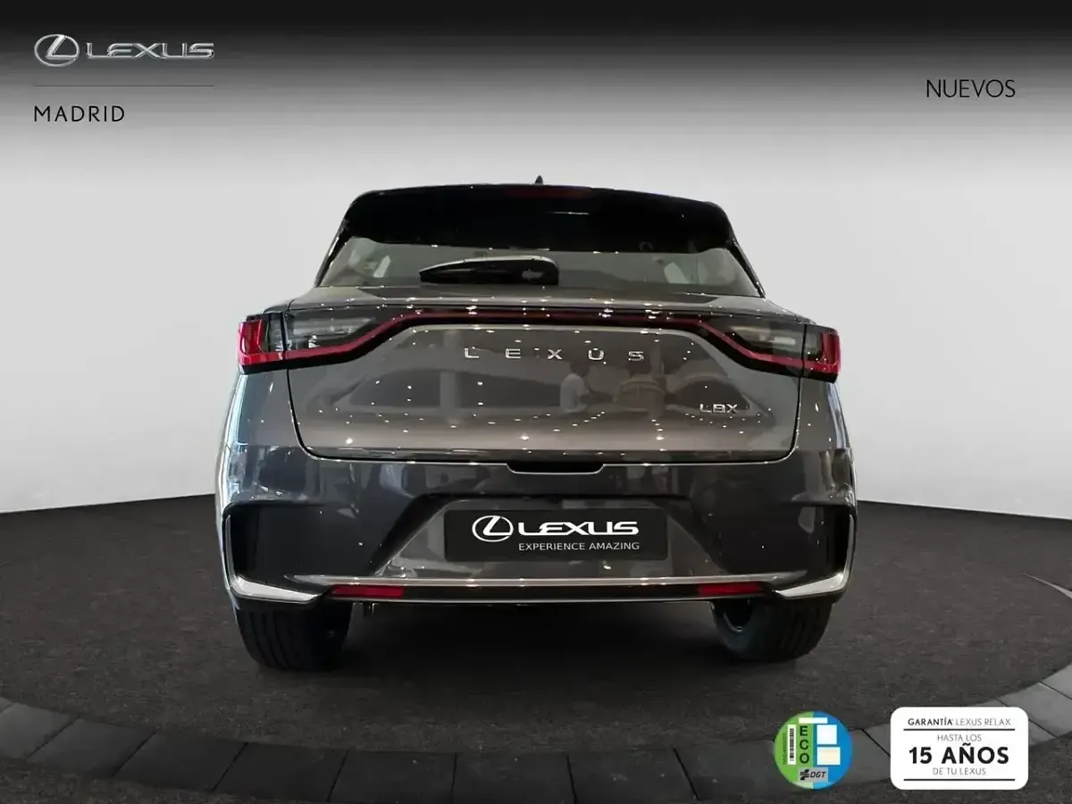 Nuevo Lexus LBX 136 CV (100 kW) 2025 Gris SUV
