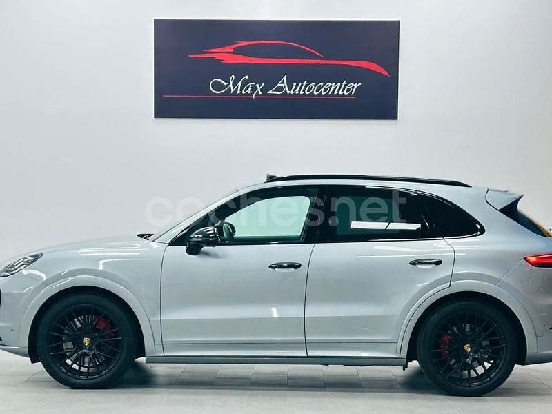 Usado Porsche Cayenne GTS 460 CV (338 kW) 2022 Gris / plata SUV