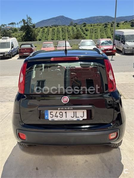 Usado Fiat Panda Easy 69 CV (50 kW) 2016 Negro Utilitario
