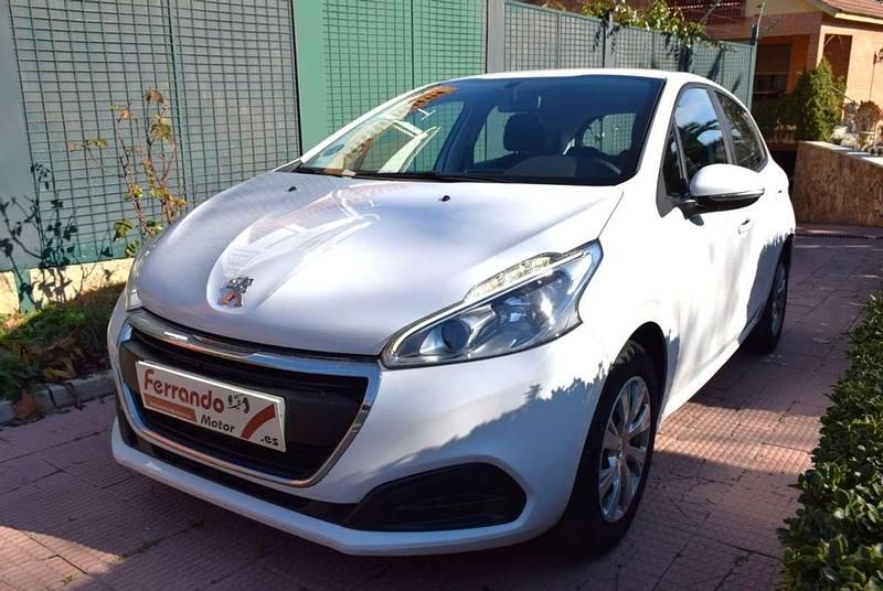 Usado Peugeot 208 Active 82 CV (60 kW) 2017 Blanco Utilitario
