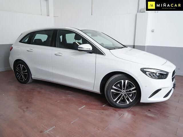 Usado Mercedes B250e 218 CV (160 kW) 2025 Blanco Monovolumen