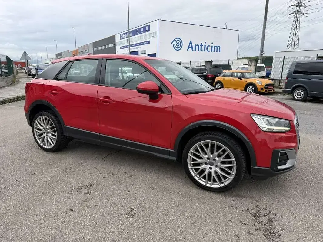 Usado Audi Q2 Sport 116 CV (85 kW) 2018 Rojo SUV