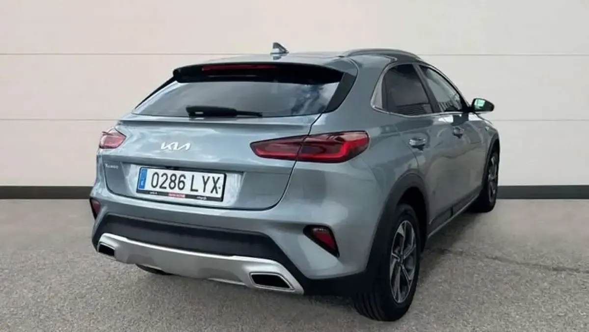 Usado Kia XCeed 160 CV (117 kW) 2022 Plateado SUV