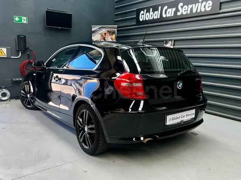 Usado BMW 118 143 CV (105 kW) 2008 Negro Utilitario