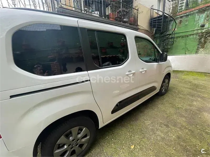 Usado Opel Combo 130 CV (95 kW) 2025 Blanco Monovolumen
