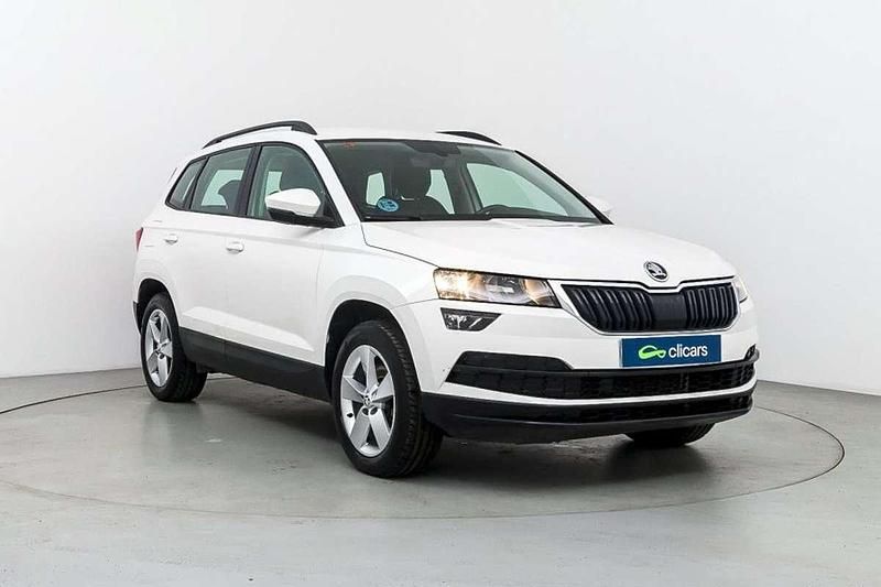 Usado Skoda Karoq Ambition 150 CV (110 kW) 2021 Blanco SUV
