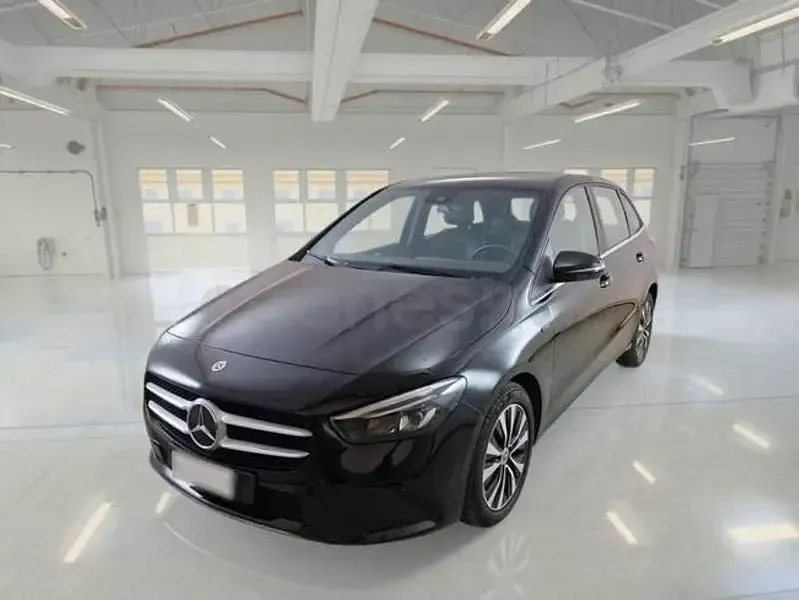 Usado Mercedes B250e 218 CV (160 kW) 2021 Negro Utilitario