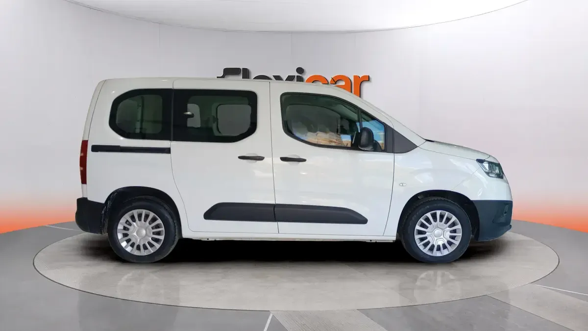Usado Toyota Proace Verso Active 102 CV (75 kW) 2022 Blanco Familiar