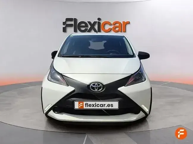 Usado Toyota Aygo X-cite 69 CV (50 kW) 2016 Blanco Utilitario