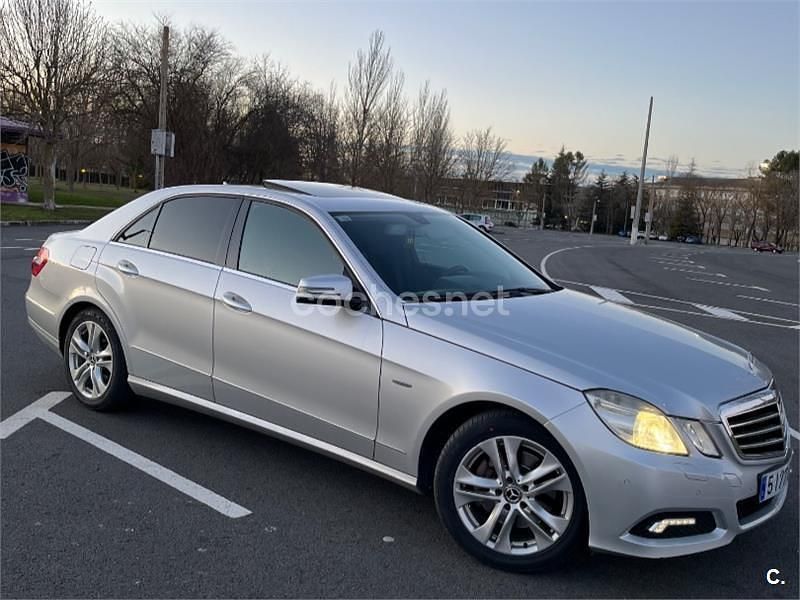 Usado Mercedes E250 Avantgarde 204 CV (150 kW) 2009 Gris / plata Berlina