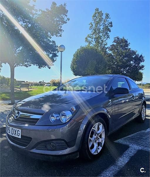 Gris / plata Usado 2006 Opel Astra GTC Cosmo Berlina | 3700 € (Precio justo) - Imagen 1/4