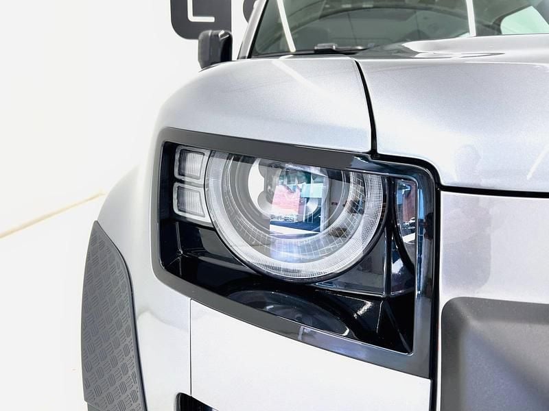 Usado Land Rover Defender SE 300 CV (220 kW) 2020 Gris / plata SUV