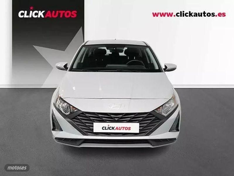 Usado Hyundai i20 79 CV (58 kW) 2025 Gris Utilitario