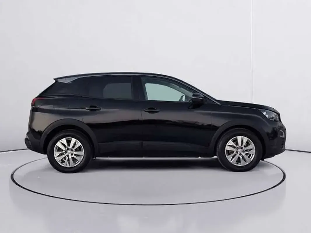 Usado Peugeot 3008 Active 131 CV (96 kW) 2018 Negro SUV