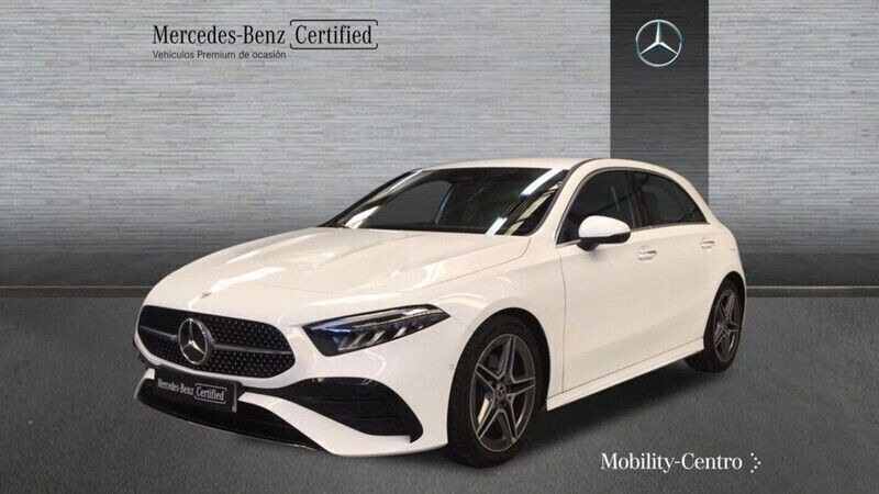 Blanco polar pintura unicolor Usado 2023 Mercedes A200 AMG line Berlina | 34.850 € (Precio justo) - Imagen 1/4