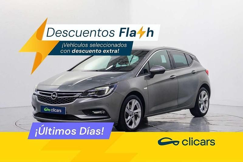 Usado Opel Astra Dynamic 136 CV (100 kW) 2016 Plateado Utilitario