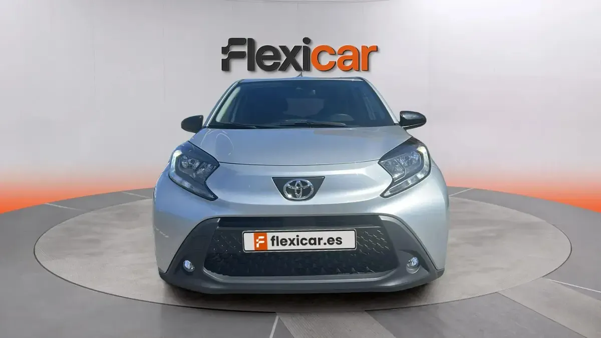 Usado Toyota Aygo X Play 72 CV (52 kW) 2023 Gris SUV