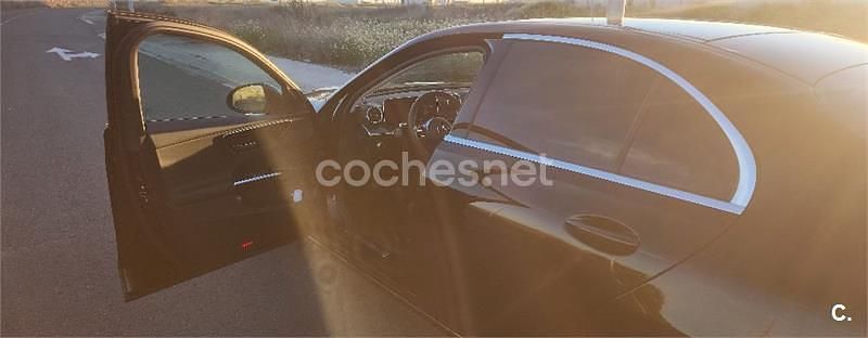 Usado Mercedes C220 200 CV (147 kW) 2024 Negro Berlina