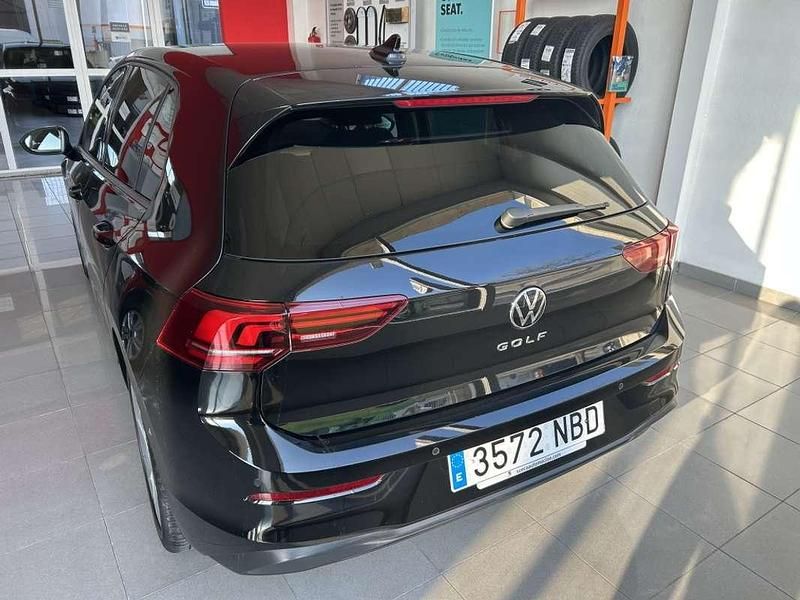 Usado VW Golf VIII 116 CV (85 kW) 2025 Negro Utilitario