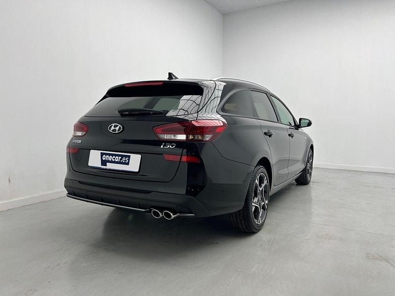 Nuevo Hyundai i30 N Line 120 CV (88 kW) 2025 Negro Familiar
