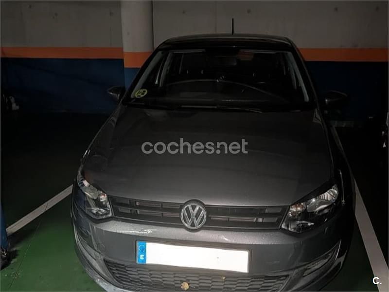 Usado VW Polo Advance 90 CV (66 kW) 2011 Gris / plata Berlina