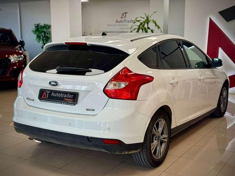 Usado Ford Focus Sport 125 CV (91 kW) 2014 Blanco Utilitario