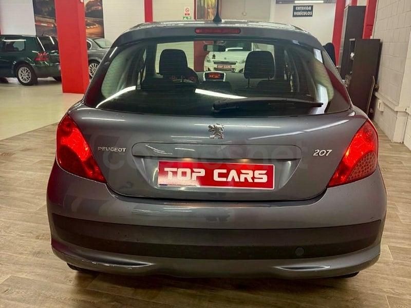 Usado Peugeot 207 90 CV (66 kW) 2006 Azul Berlina