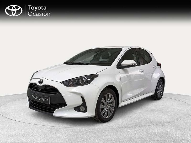 Blanco Usado 2024 Toyota Yaris Hybrid Active Berlina | 20.900 € (Precio justo) - Imagen 1/4