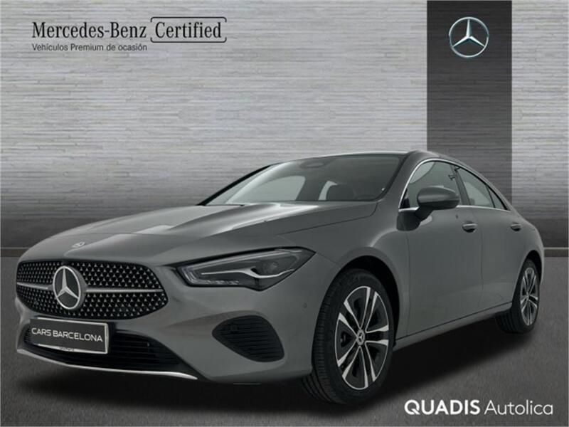 Gris montaña Usado 2023 Mercedes CLA250e Berlina | 39.900 € (Buen precio) - Imagen 1/4