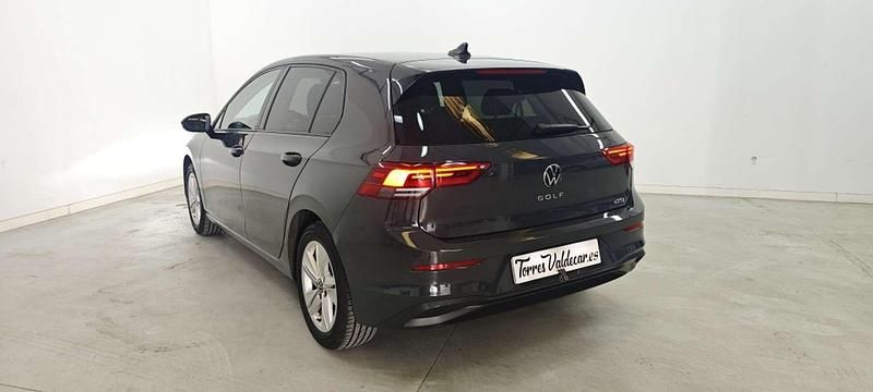 Usado VW Golf VII Style 150 CV (110 kW) 2020 Gris Utilitario