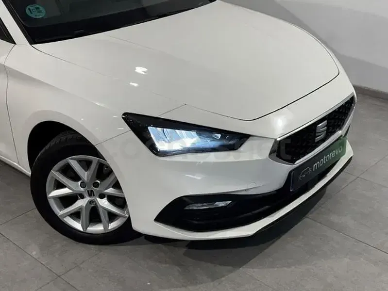 Usado Seat Leon Reference 115 CV (84 kW) 2022 Blanco Familiar