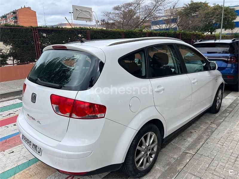 Usado Seat Altea XL Style 125 CV (91 kW) 2012 Blanco Monovolumen